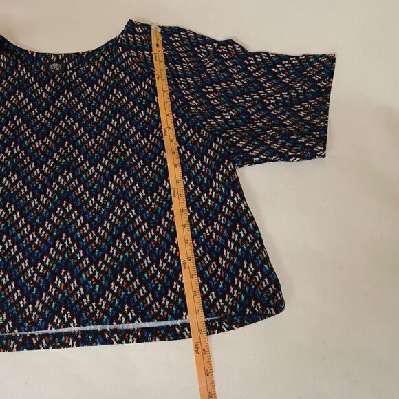 Bobeau Color on Black Blouse - Picture 5 of 6